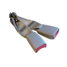 Gurtschlo� hinten mitte rechts grau GE5A RH f�r Mazda 626 V