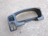 Tachoverkleidung 68240-2F910 f�r Nissan Primera P11