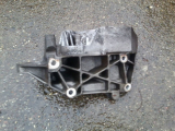 Halter 90528682 f�r Opel Vectra B 1,6 - 1,6l 16V - 1,8l 16V
