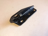 mittlerer Halter 886068F810 f�r R�cksitzbank f�r Nissan Primera P11