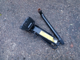 Wagenheber 93AB-17080-BB und Radschl�ssel f�r Ford Escort VII